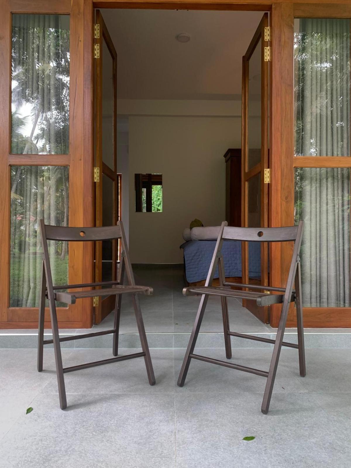 Sebastian Transit Villa With Free Shuttle Service To Airport Kotugoda Exterior photo